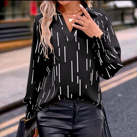 Low Hem Bishop sleeved Blouse - Picture 5 of 16